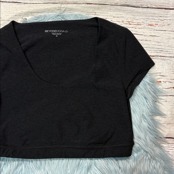 Beyond Yoga Darkest Knight Spacedye What's The Scoop Bra Top - Picture 3 of 7